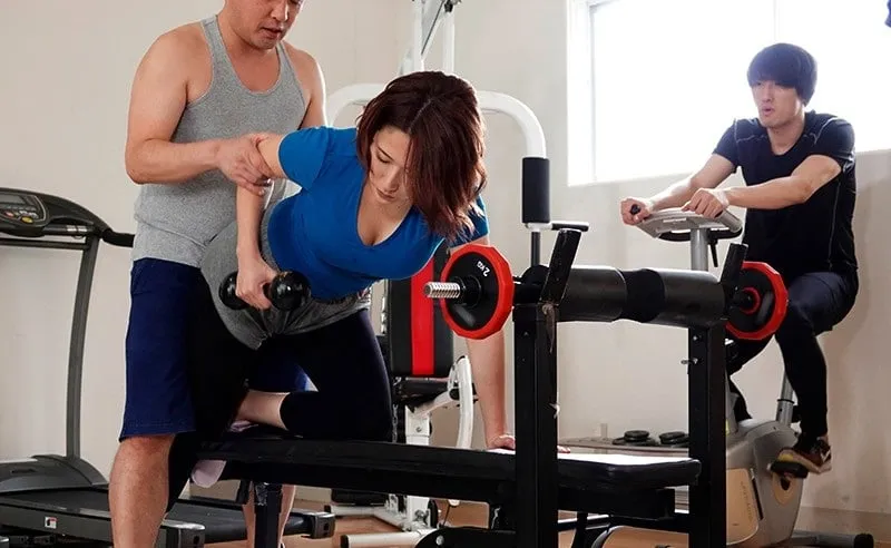 ông xã phát hiện người vợ địt nhau với huấn luyện viên thể hình
